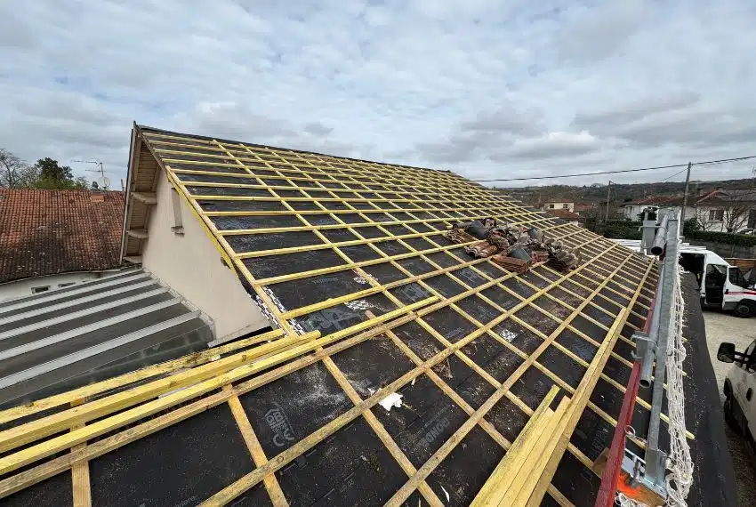 Photo pose film pare-pluie toiture